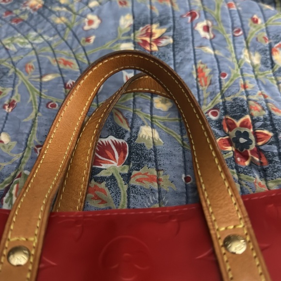 LV Red Vernis Monogram PM Tote small size!  LOUIS Vuitton no box or dust bag - Picture 3 of 13